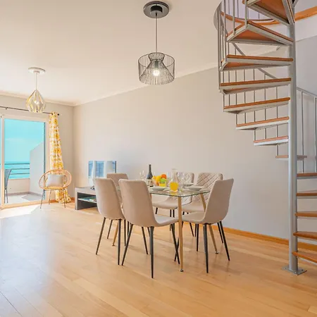 Mit Meerblick By Interhome
